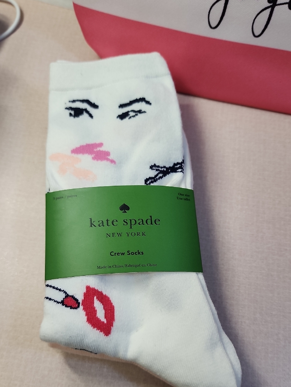Kate Spade / Clinique Bag And 3 Pk Crew Socks - Picture 3 of 7
